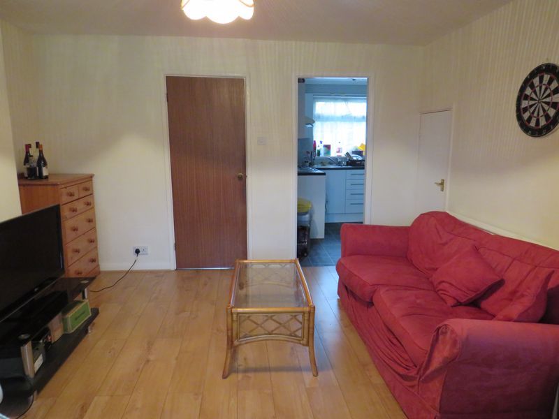 Property photo 3 of 9 Photo 7