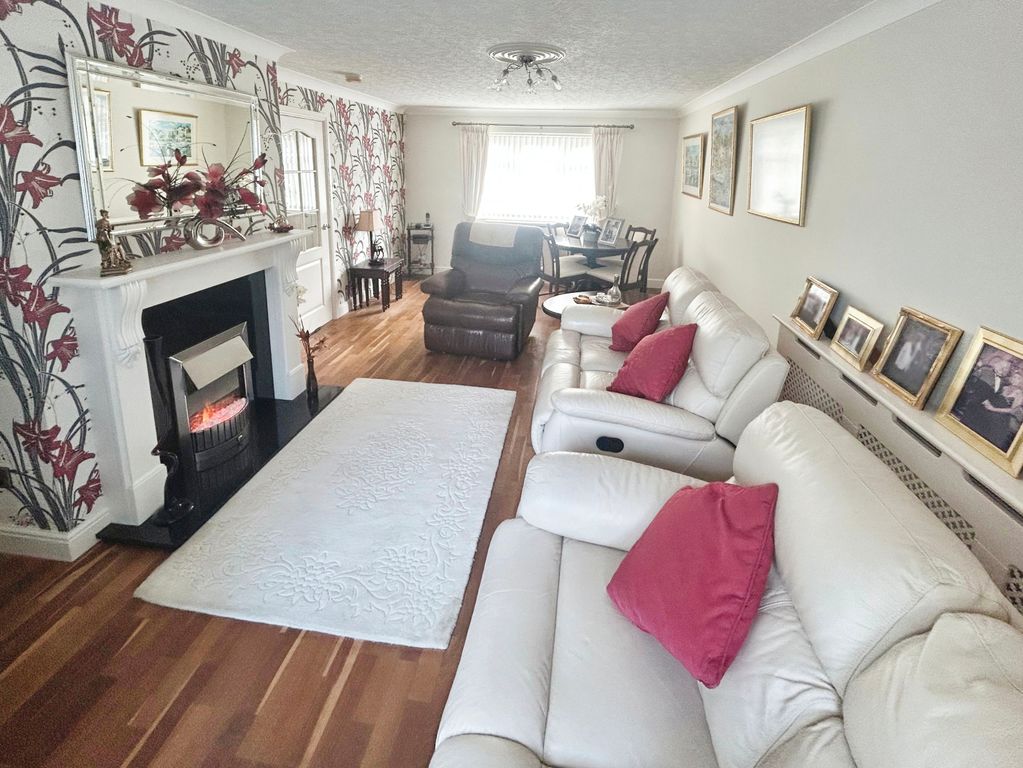 Property photo 3 of 21