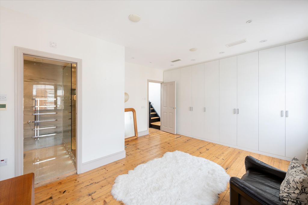 Property photo 3 of 12 Image