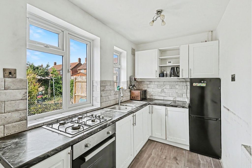 Property photo 3 of 16 Kitchen/Diner