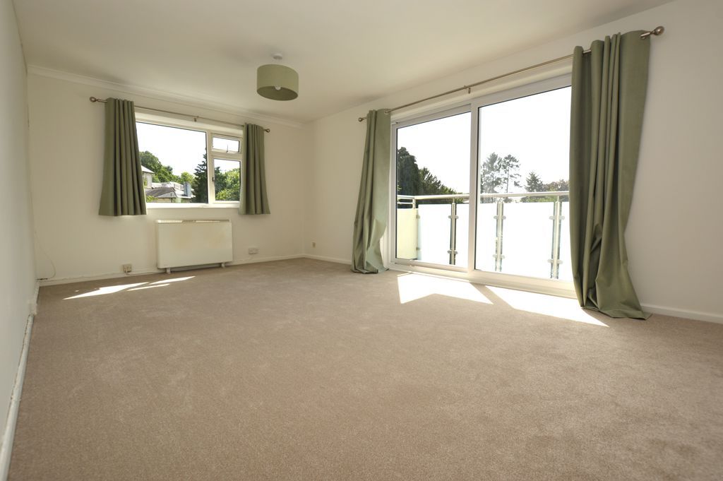 Property photo 2 of 9 Living-Dining Room Pic1