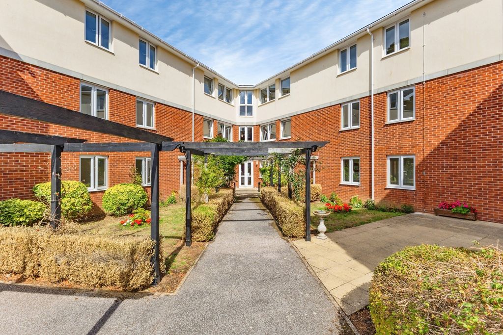 Property photo 1 of 15 Pbox-Img.Jpg