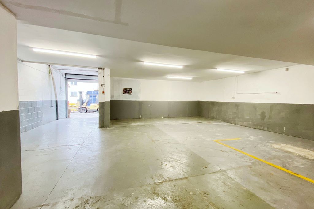 Property photo 2 of 8 804 Central Park Industrial Estate, Petherton Road, Bristol Bs14 9Bz