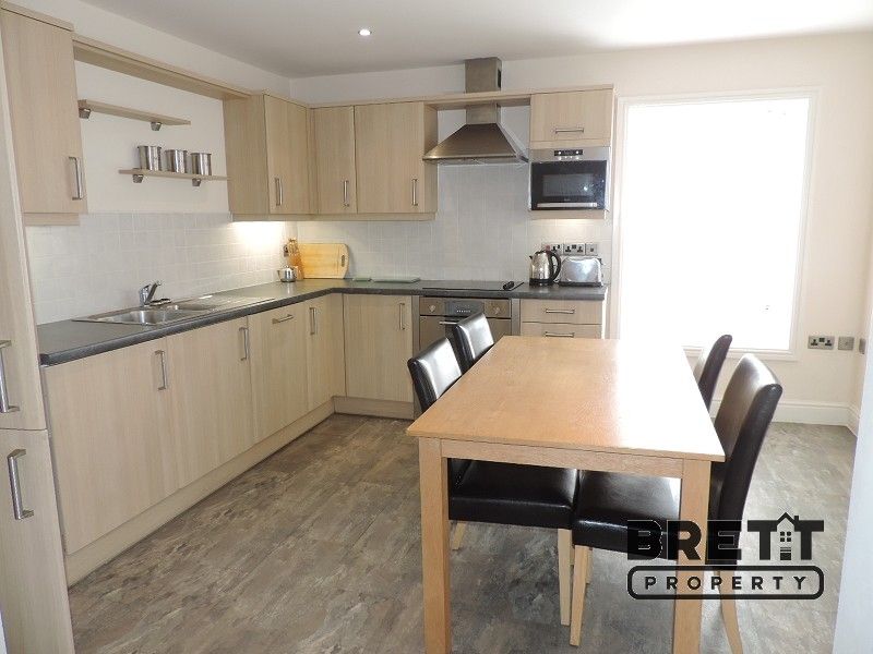Additional image 10 of 6 bed flat for sale4 Victoria Road, Milford Haven, Pembrokeshire. SA73