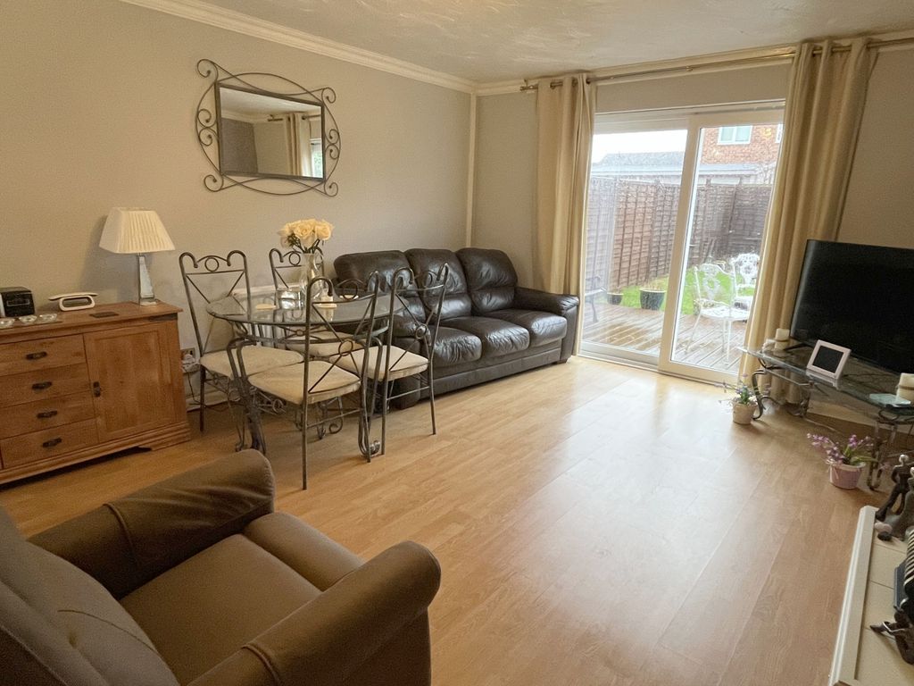 Property photo 3 of 9 Gallery