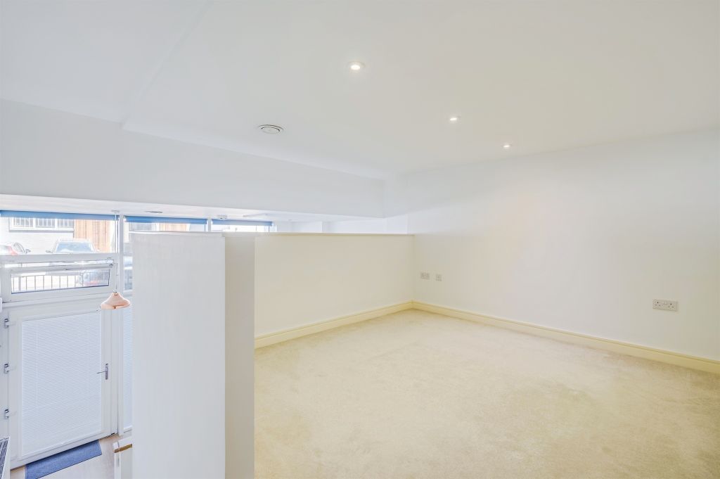 Property photo 2 of 7 Image