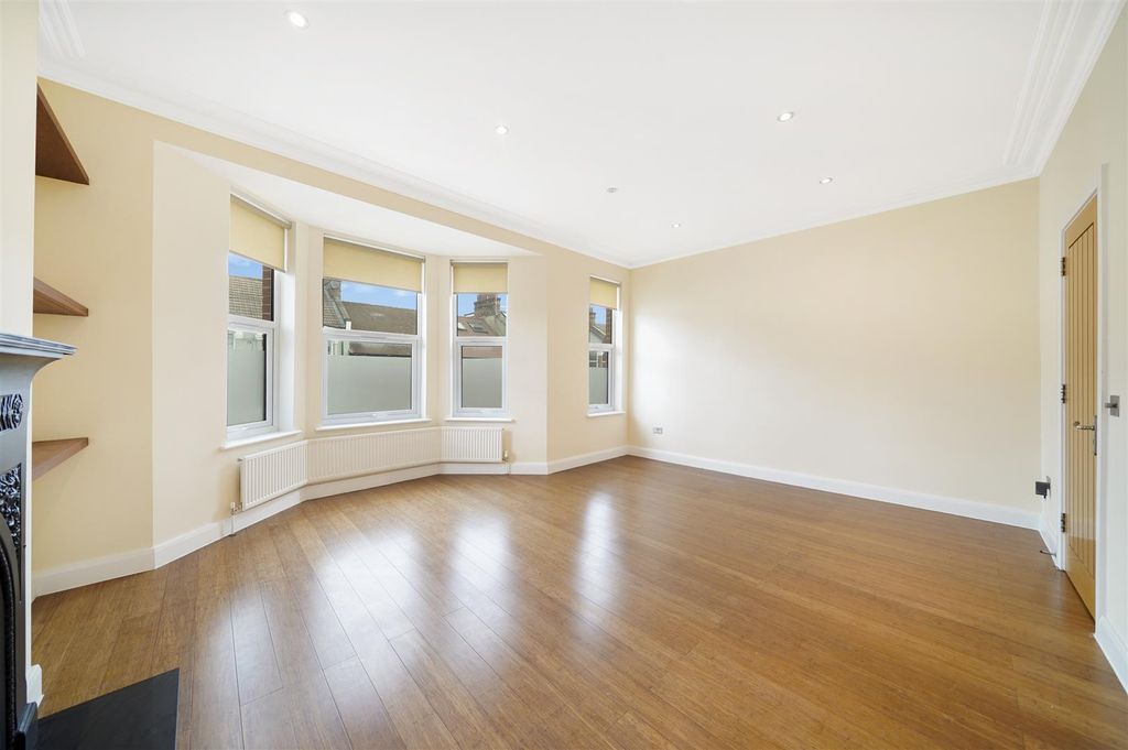 Property photo 1 of 15 Reception Room Into Bay Window