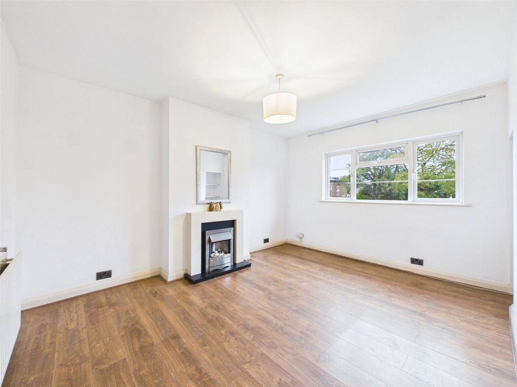 Property photo 2 of 7 Picture No. 23