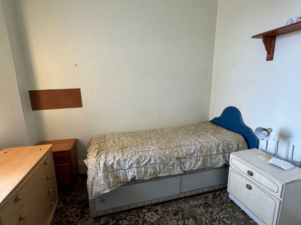 Property photo 3 of 6 Bathroom