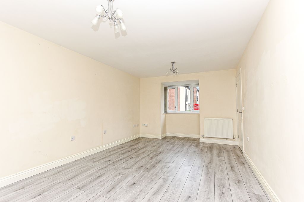 Property photo 3 of 10 Lounge