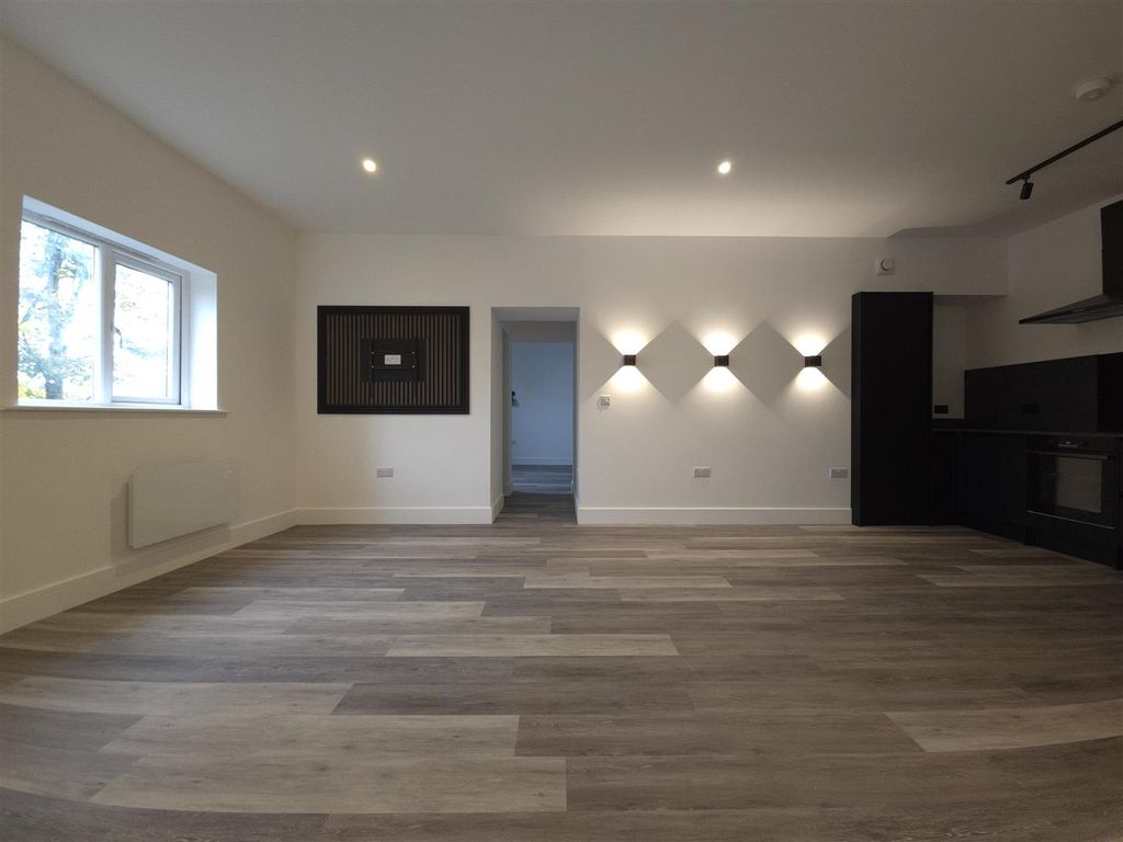 Property photo 3 of 15 20251023_102635.Jpg