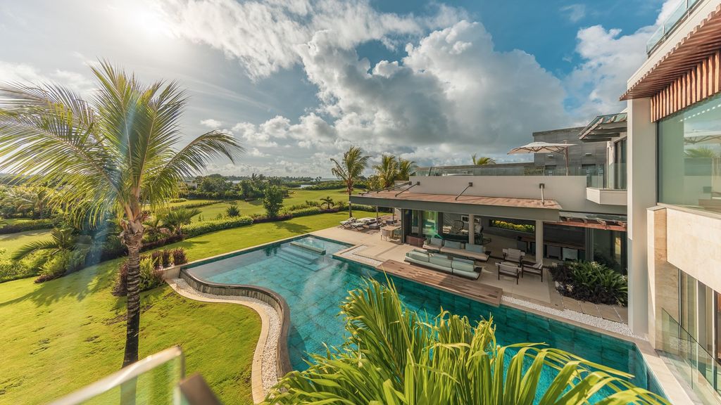 Property photo 2 of 47