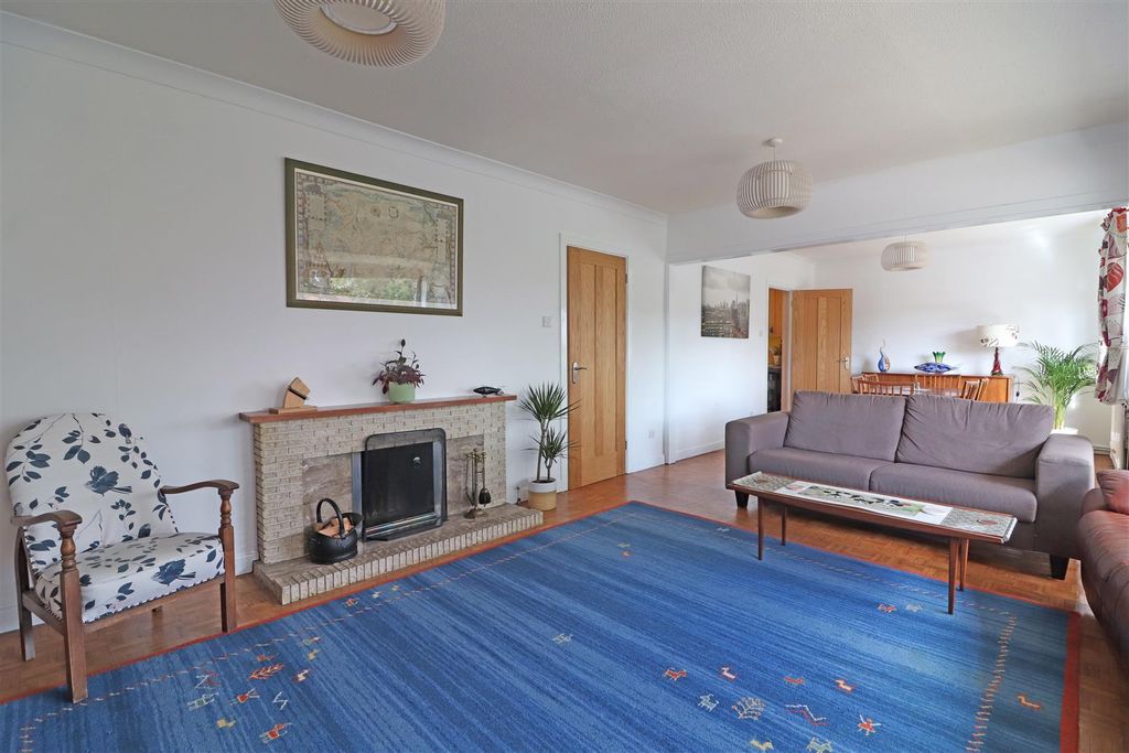 Property photo 2 of 22
