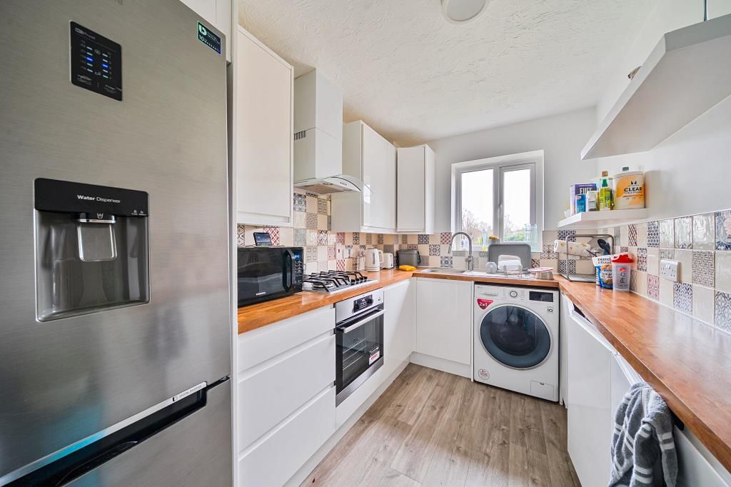Property photo 3 of 17 Kitchen