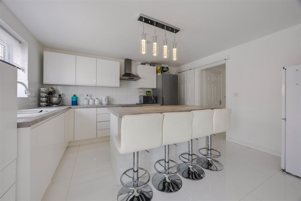 Property photo 2 of 20 Kitchen Diner