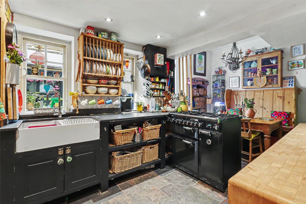 Property photo 3 of 15 3 - Picture No. 09
