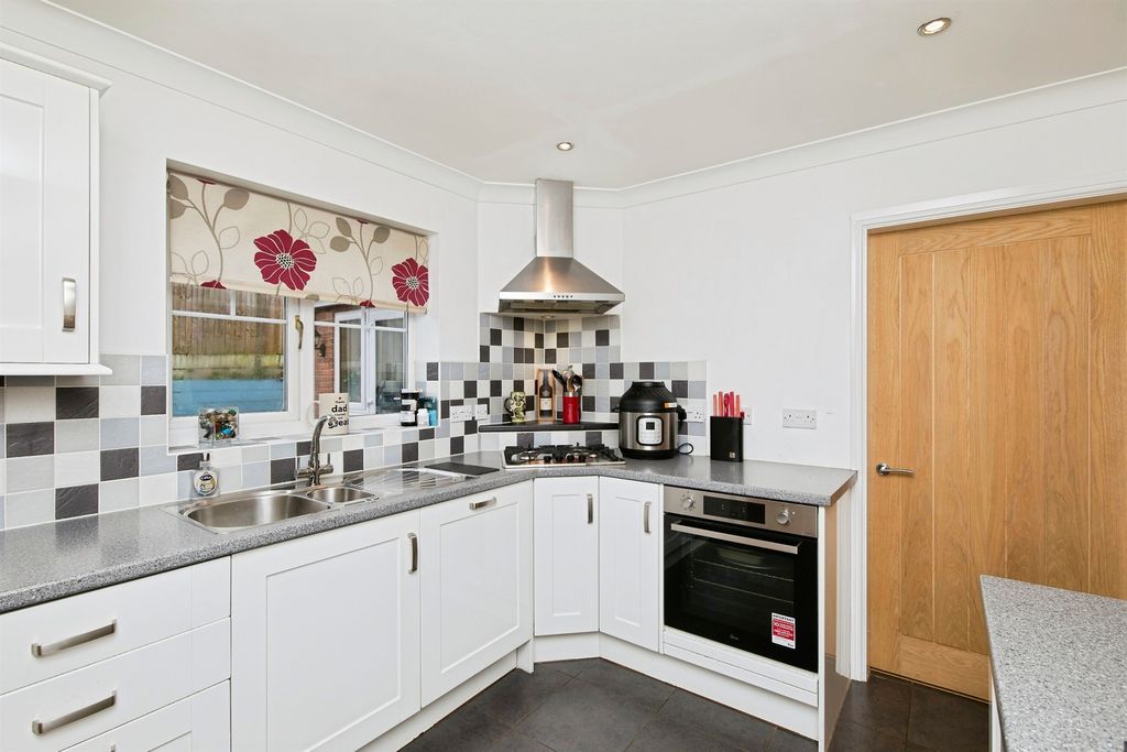 Additional image 7 of 4 bed detached house for saleCastle Court, Heanor DE75