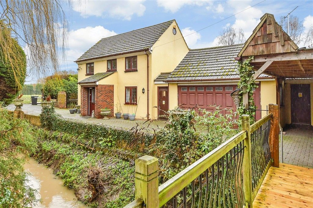 Property photo 1 of 17 External (Web)