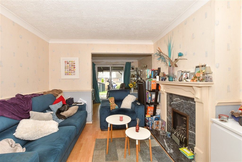 Property photo 3 of 10 Lounge