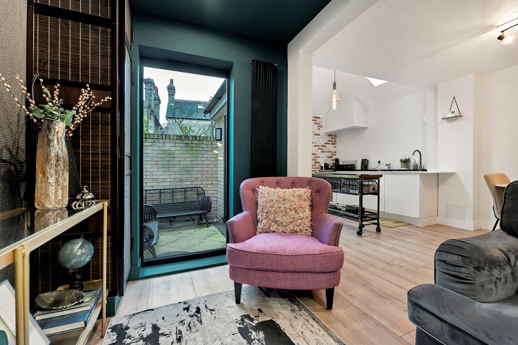 Property photo 3 of 17 44 Cambridge Place, Cambridge (7)_1