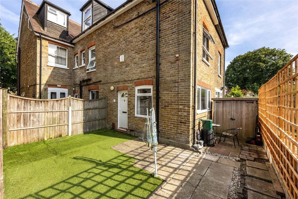 Property photo 1 of 9 Picture No. 17