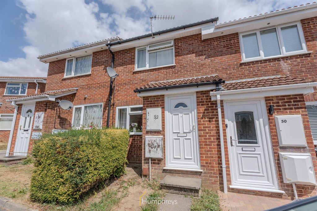 Property photo 1 of 9 Sycamore Close.Jpg