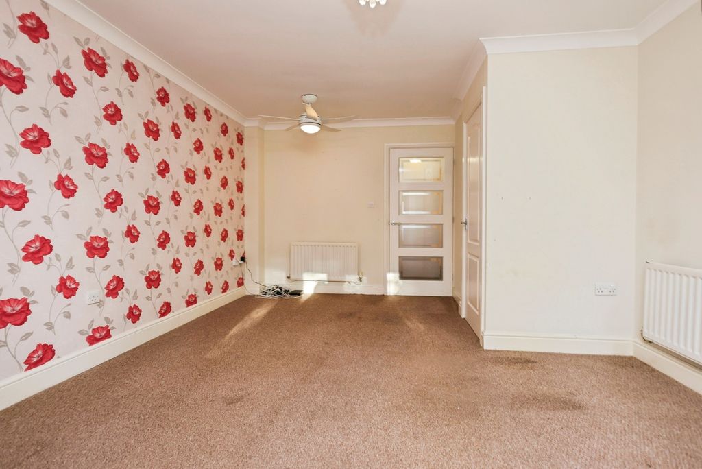 Property photo 3 of 17 Pbox-Img.Jpg
