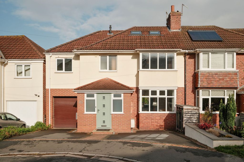 Property photo 2 of 30