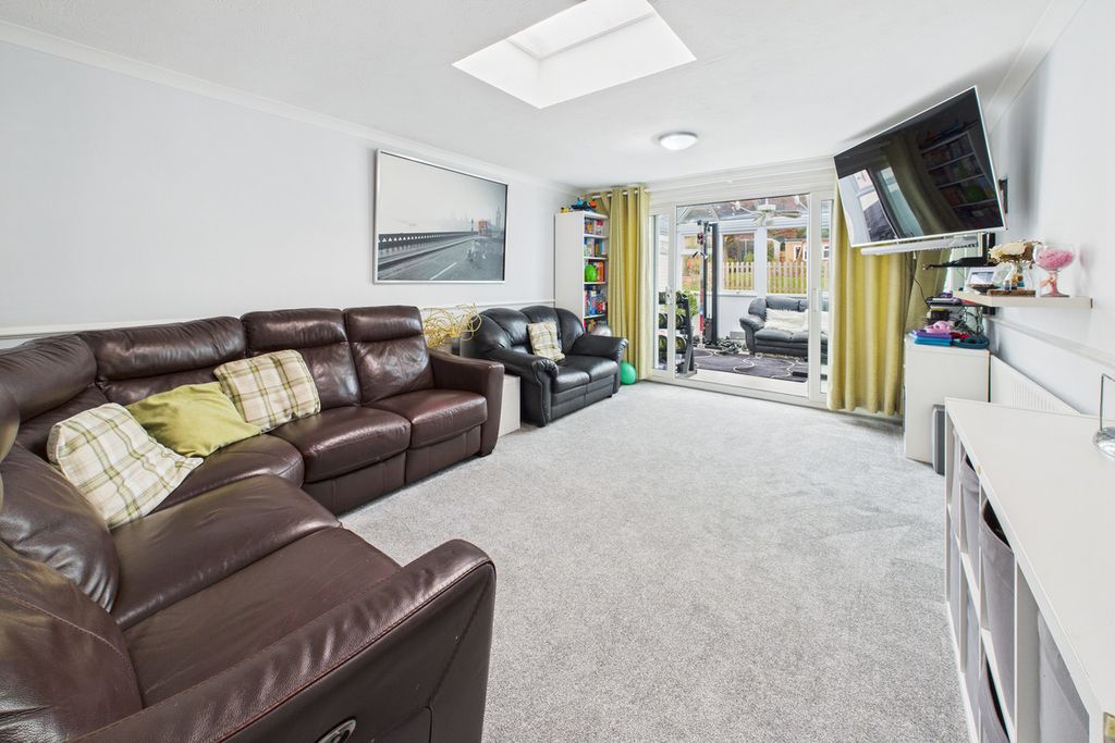 Property photo 2 of 23