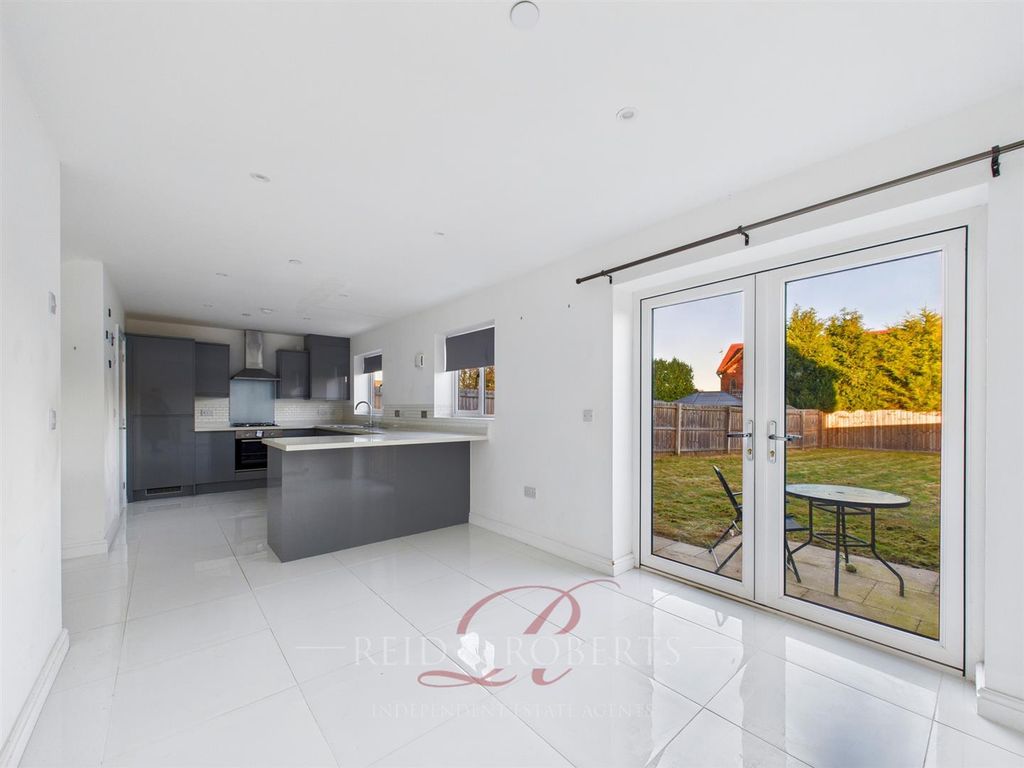 Property photo 3 of 20 Cam05148G0-Pr0107-Still017.Jpg