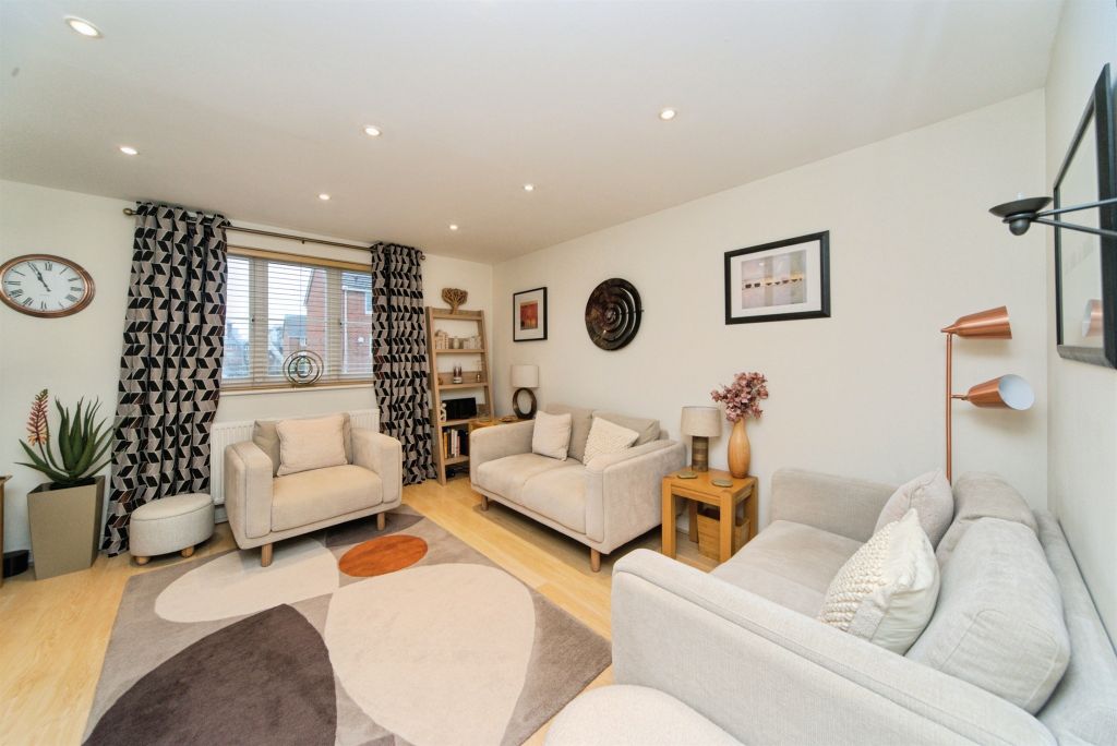 Property photo 2 of 20