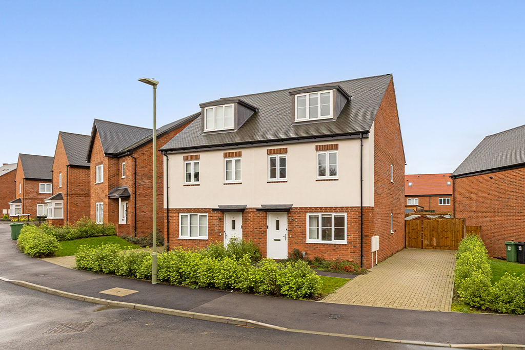 Property photo 2 of 17 Photo