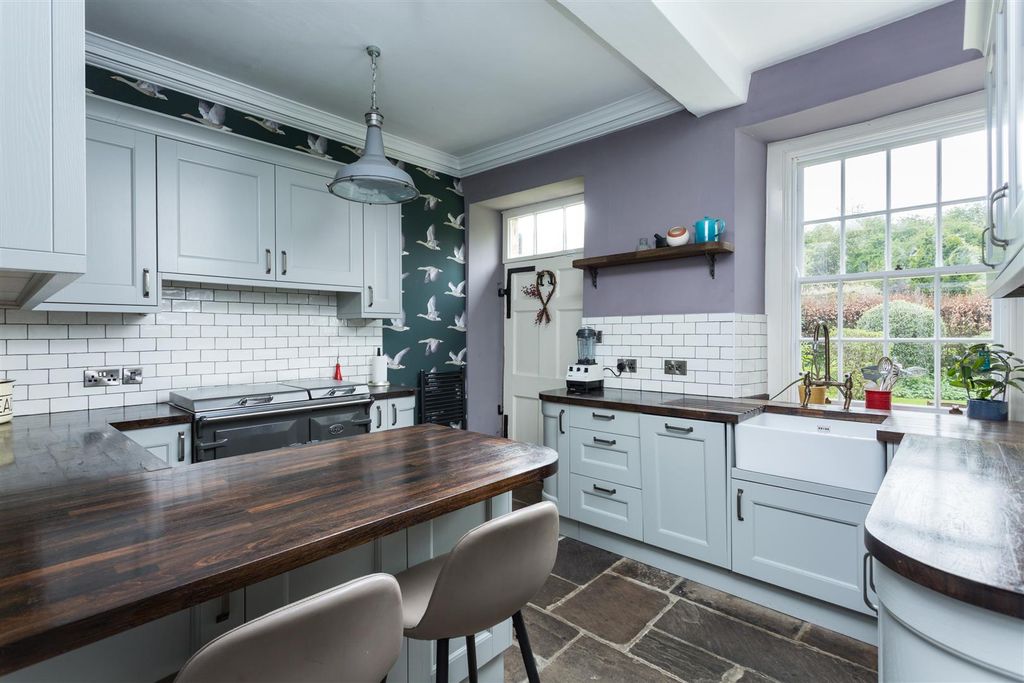 Property photo 3 of 40 Castley Hall West-16.Jpg