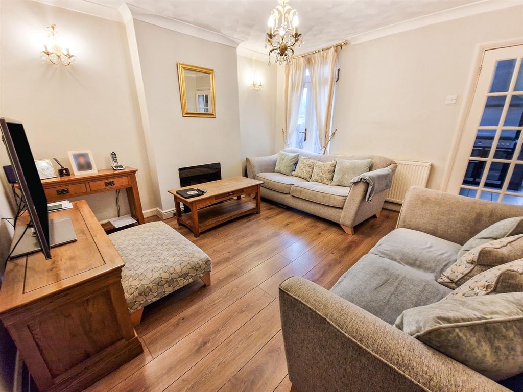 Property photo 3 of 16