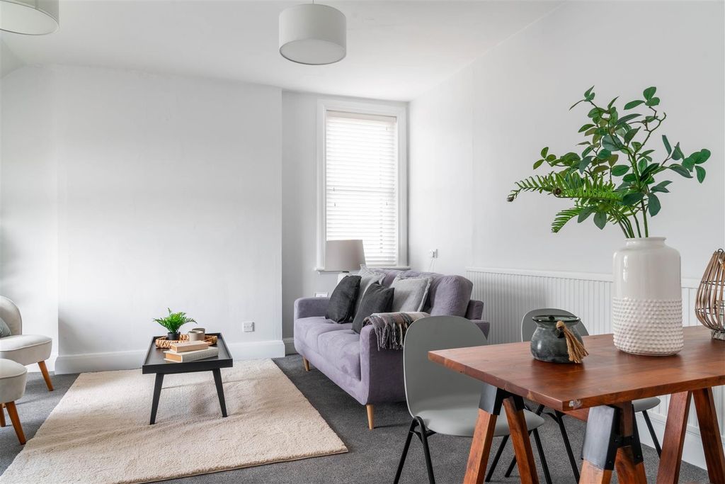 Property photo 3 of 18 Living Room.Jpg