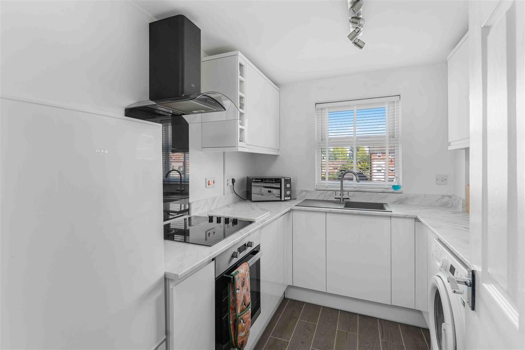 Property photo 3 of 15 18 Coopers Gate, Banbury-16.Jpg