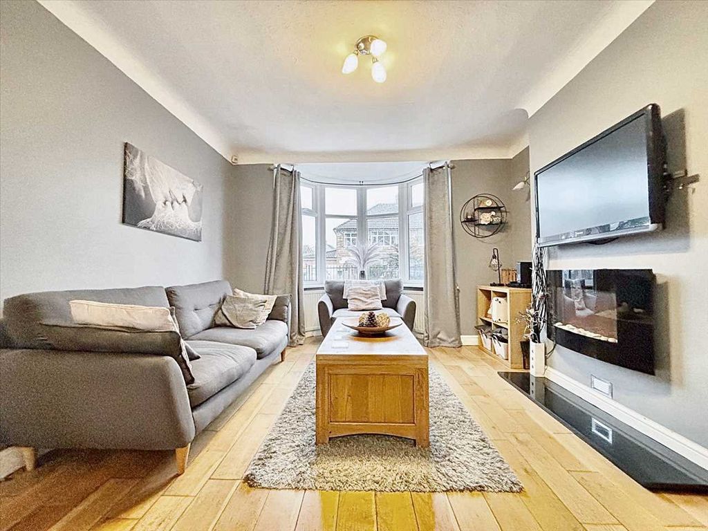 Property photo 3 of 23