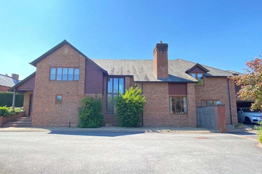 Property photo 1 of 18 Front Aspect