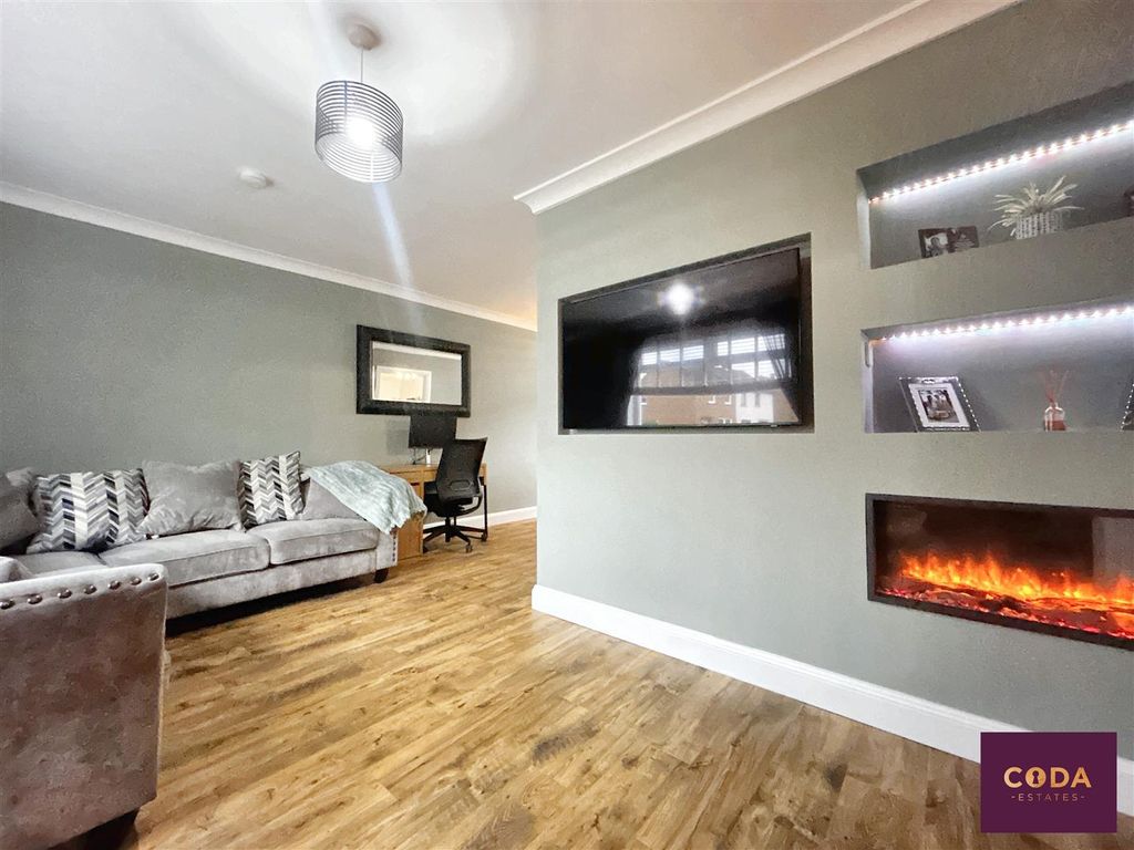 Property photo 3 of 18 Photo 06-11-2025 13 47 04.Jpg