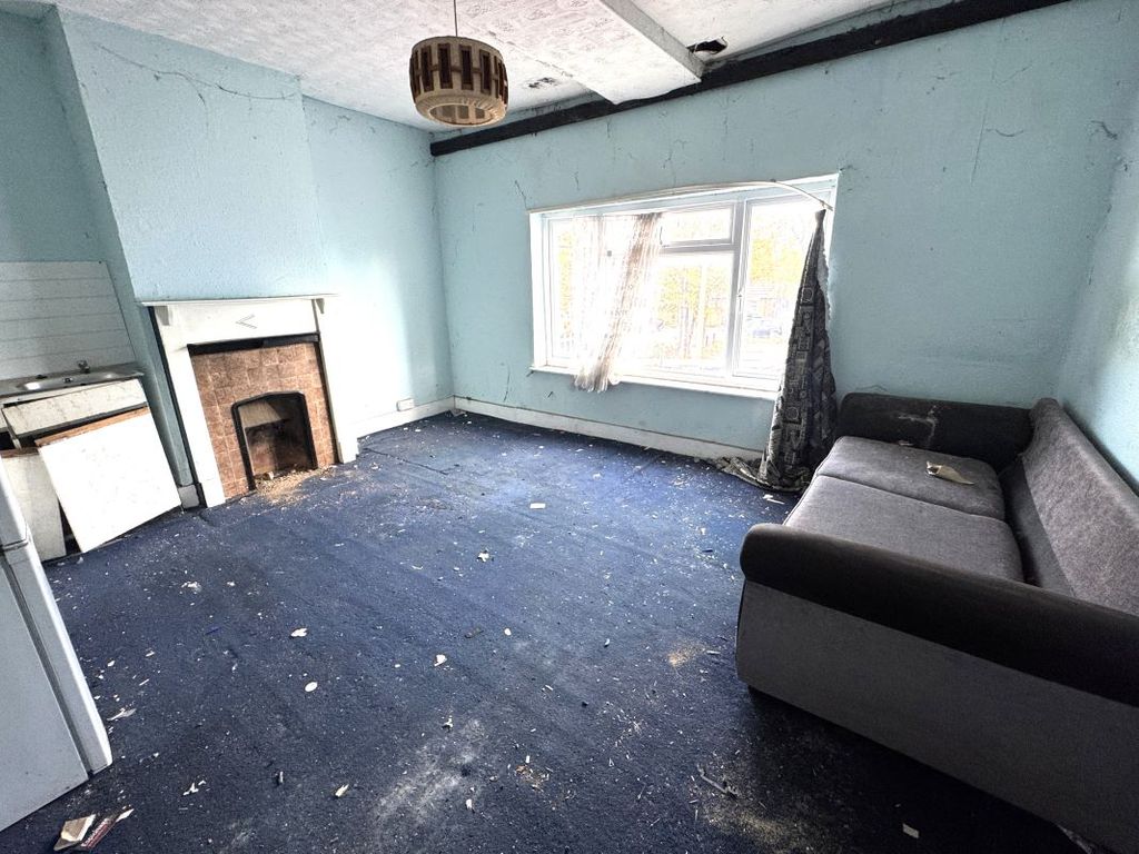 Property photo 2 of 13