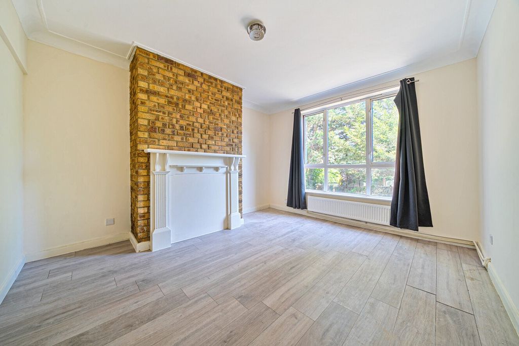 Property photo 2 of 15 Picture No. 04