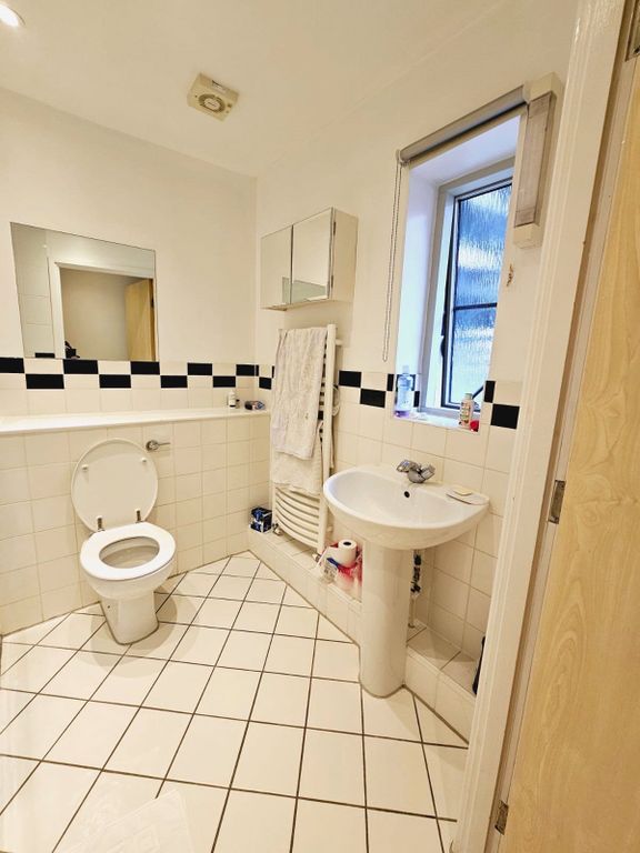 Property photo 3 of 11 Picture No. 02