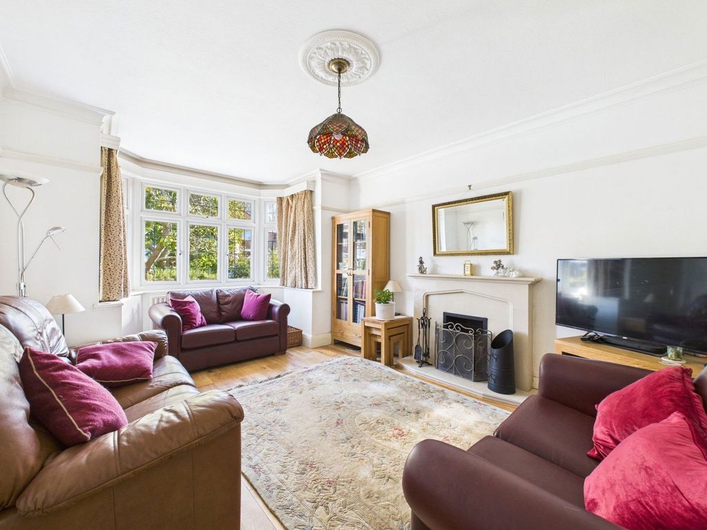 Property photo 2 of 18