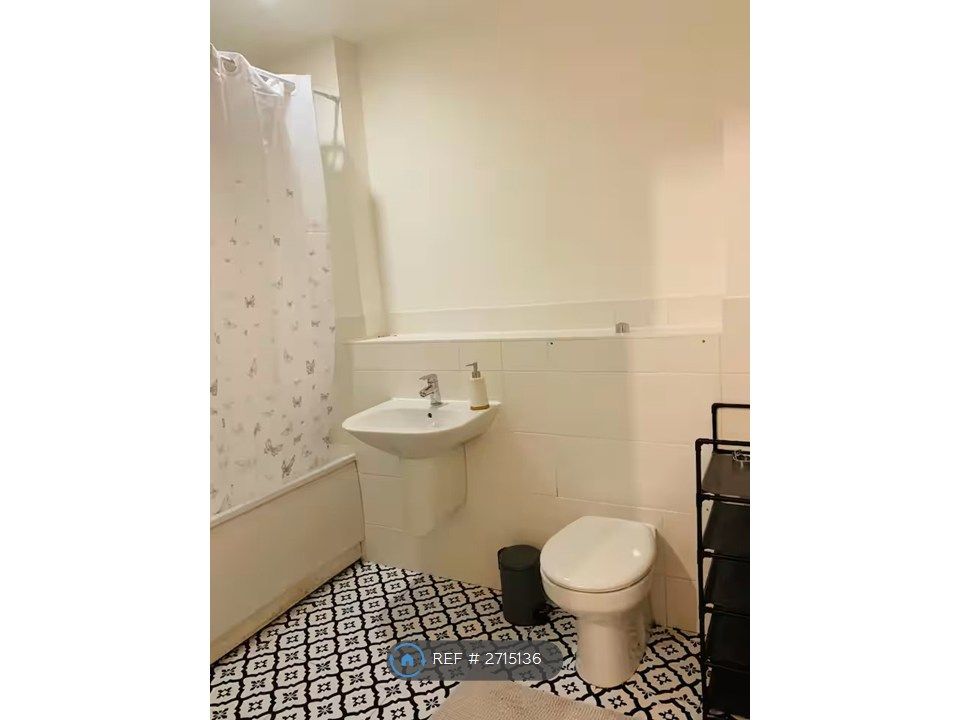 Property photo 2 of 25
