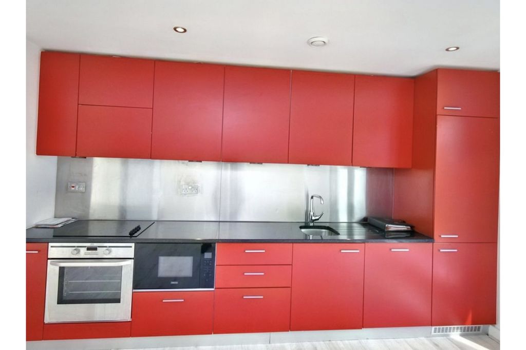Property photo 3 of 12