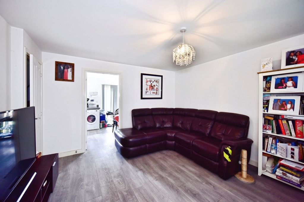 Property photo 3 of 20 Pbox-Img.Jpg