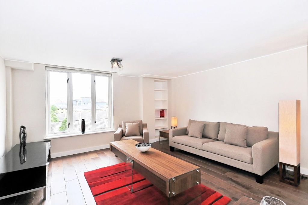 Property photo 3 of 8 1