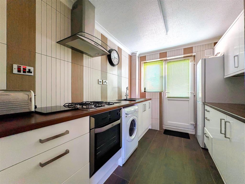 Property photo 3 of 18 Image00020.Jpg