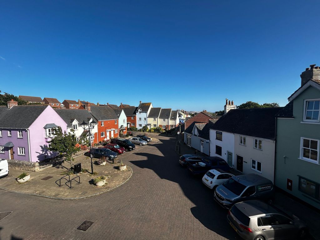 Property photo 2 of 9 Window View