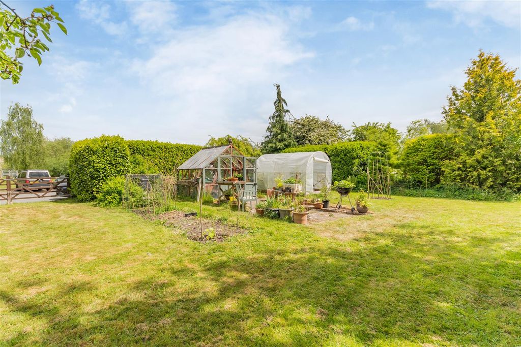 Property photo 3 of 34
